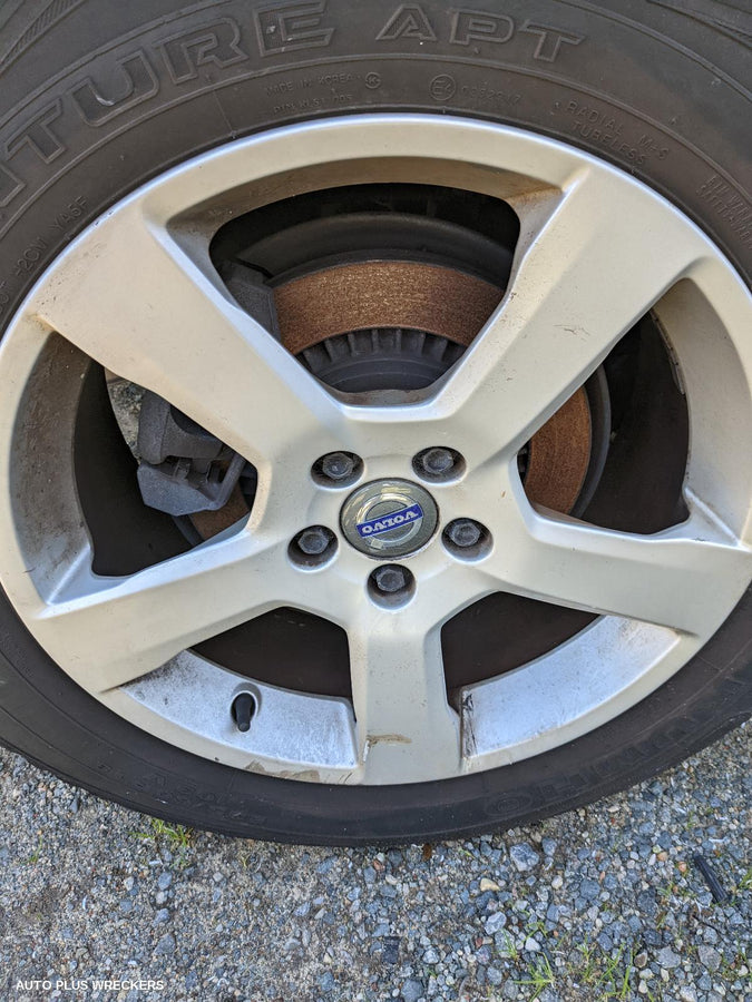 2015 VOLVO XC60 LEFT FRONT DOOR