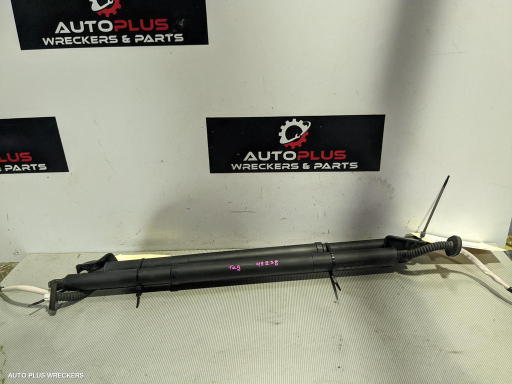 2021 Mazda Cx30 Hatch Strut