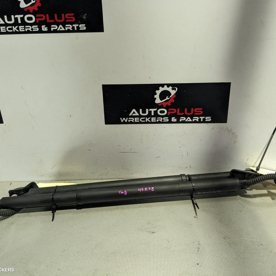 2021 Mazda Cx30 Hatch Strut