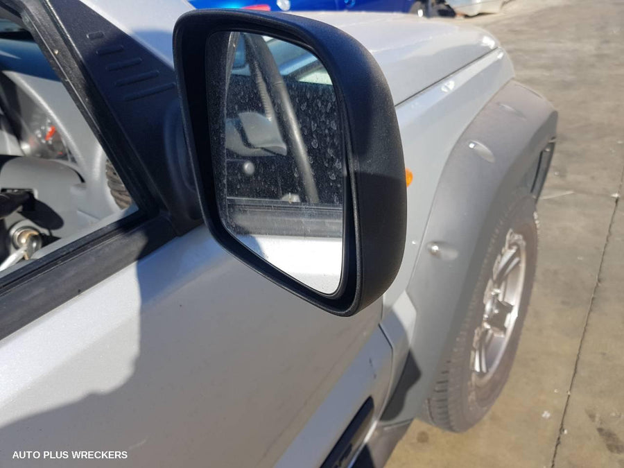 2005 Jeep Cherokee Left Front Door