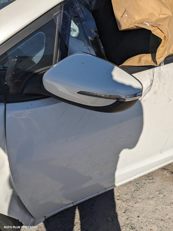 2013-2018 Kia Cerato Right Guard
