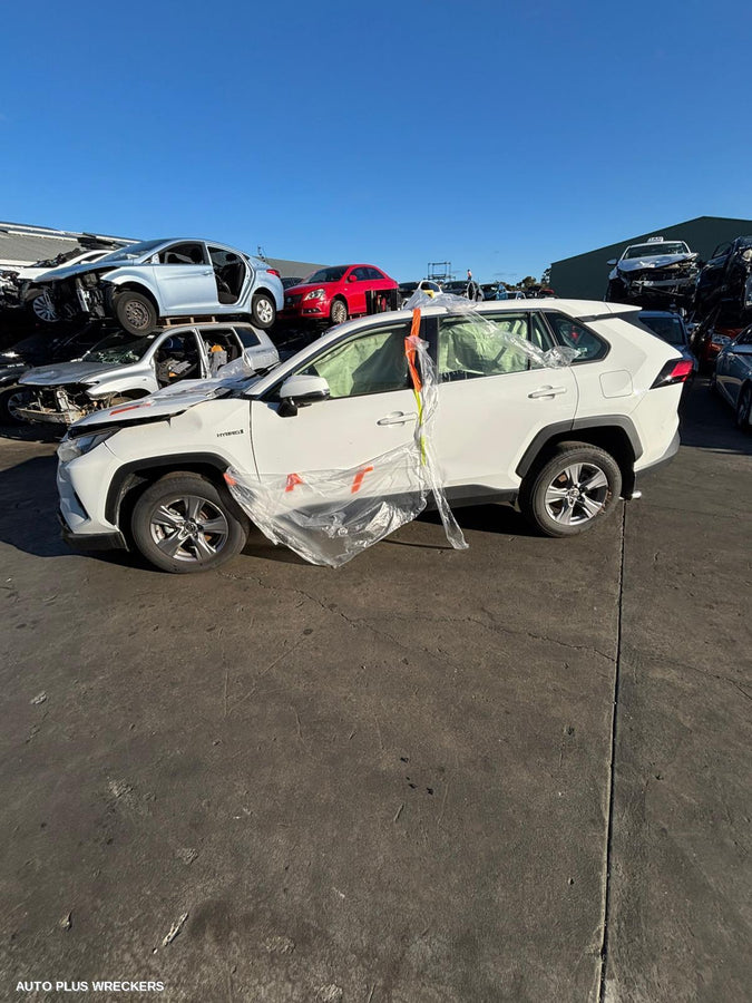 2024 Toyota Rav4 Left Front Door Window