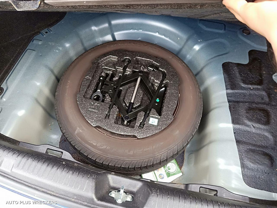 2012 Hyundai Elantra Right Rear Door Sliding