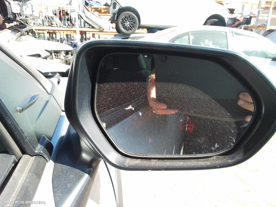 2022 Toyota Yaris Cross Sunvisor