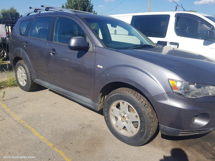 2010 Mitsubishi Outlander Washer Bottle