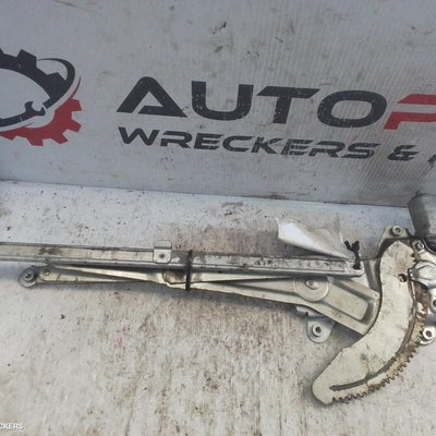 2004-2011 Suzuki Swift Right Front Window Reg Motor
