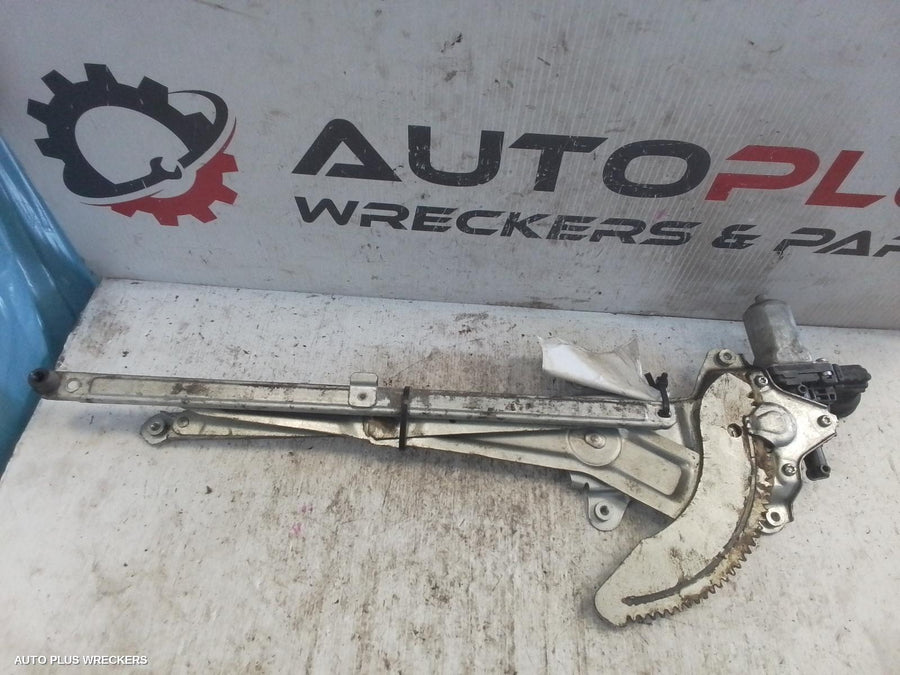 2004-2011 Suzuki Swift Right Front Window Reg Motor
