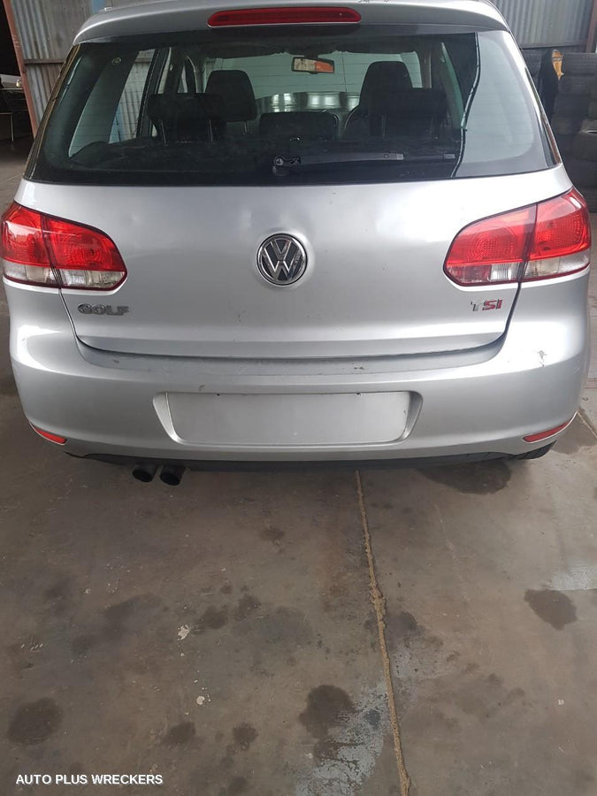 2010 Volkswagen Golf Left Taillight
