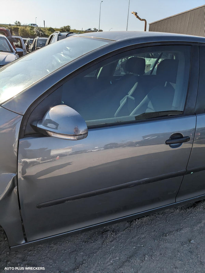 2005 Volkswagen Golf Right Taillight