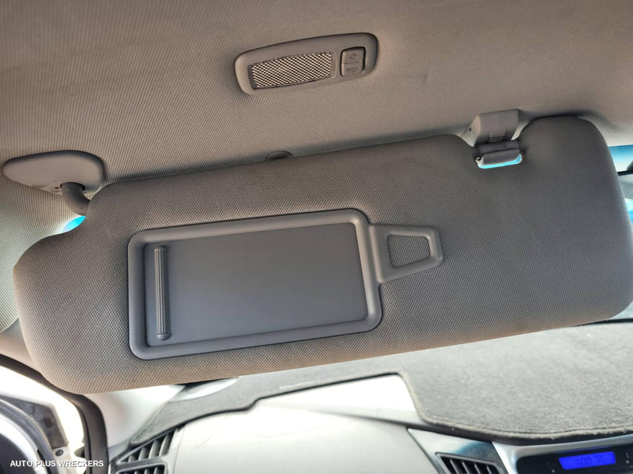 2010 Hyundai I45 Left Rear Door Sliding