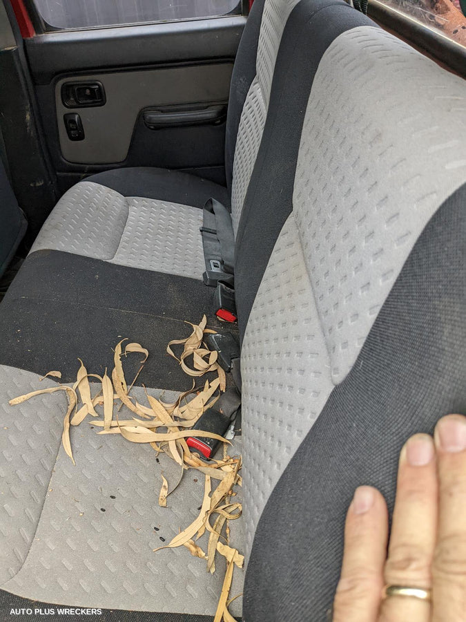 2008 Nissan Navara Left Guard