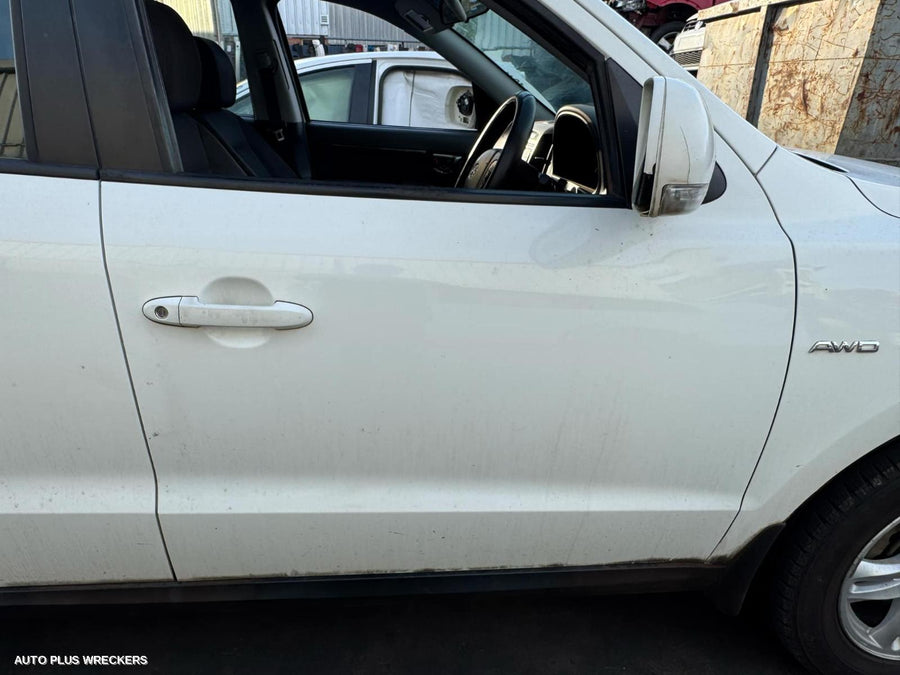 2010 Hyundai Santa Fe Left Taillight