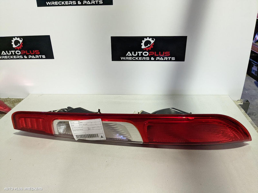 2005-2007 Ford Focus Right Taillight