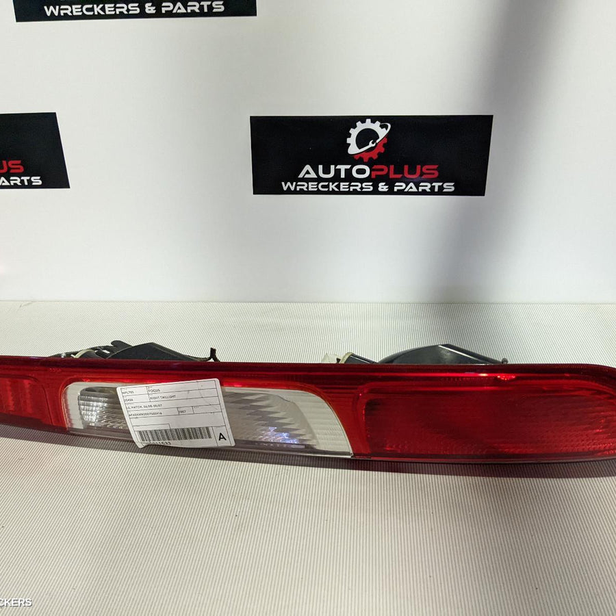 2005-2007 Ford Focus Right Taillight