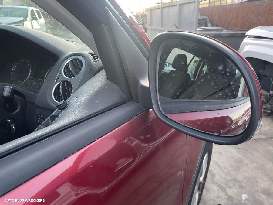 2009 Volkswagen Tiguan Right Rear Door Sliding