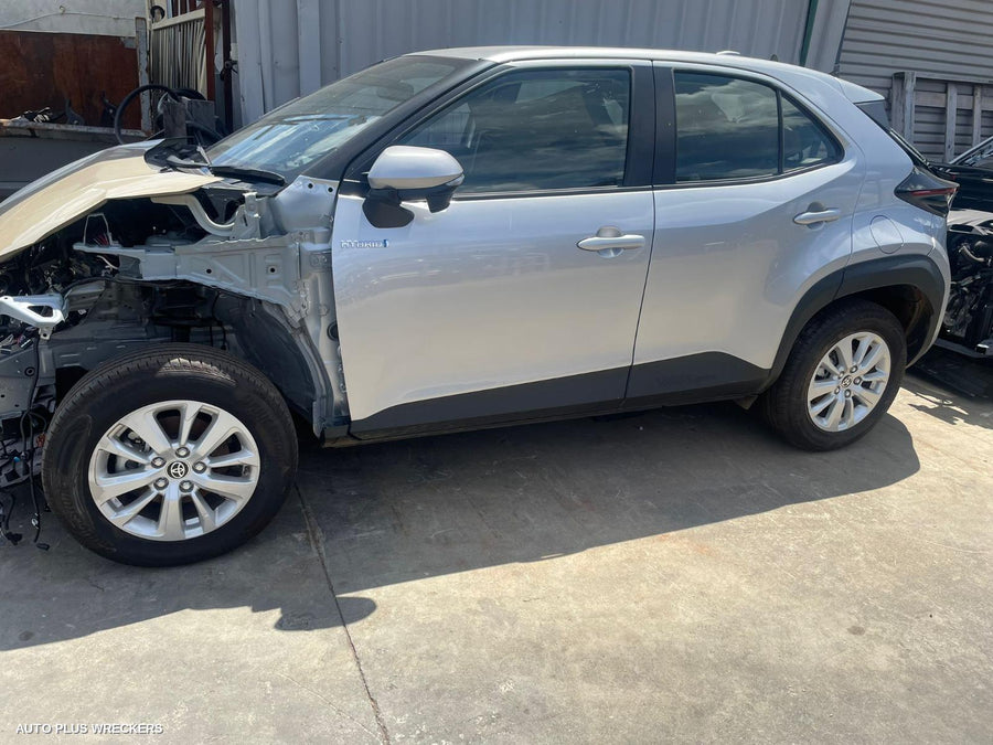 2021 Toyota Yaris Cross Right Front Window Reg Motor