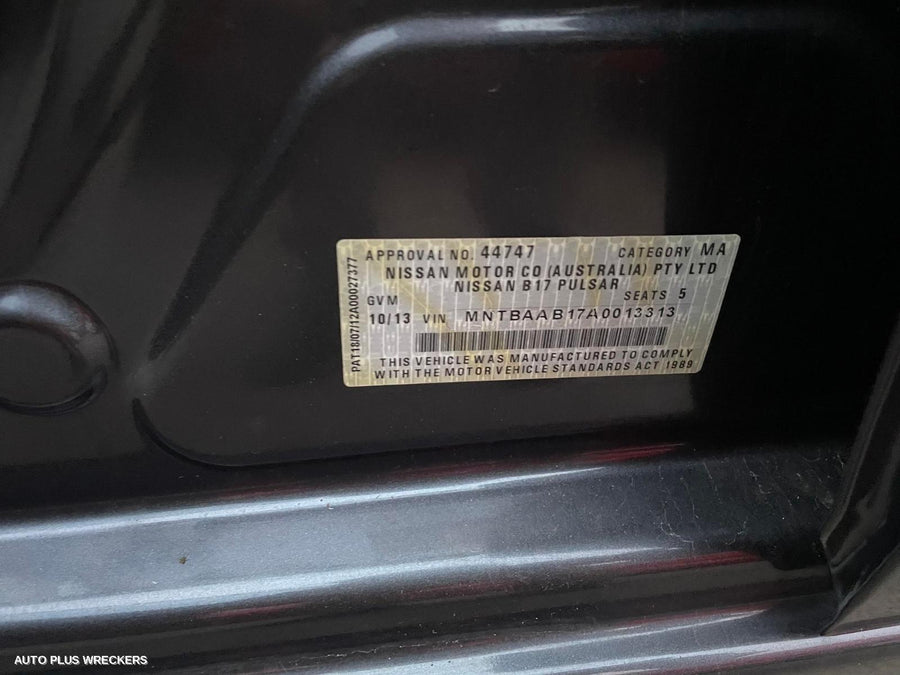 2013 Nissan Pulsar Right Guard