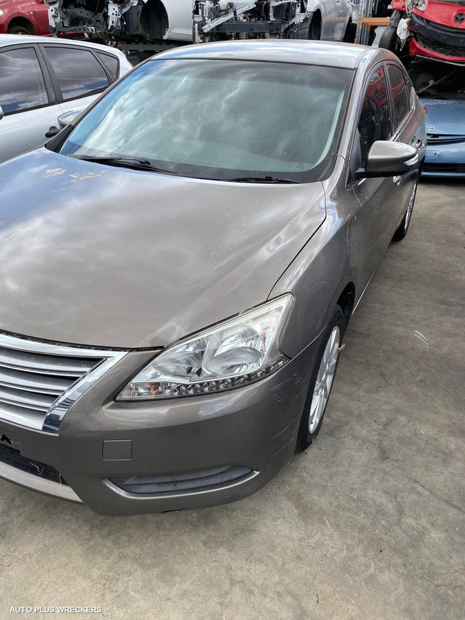 2013 Nissan Pulsar Right Rear Door Window