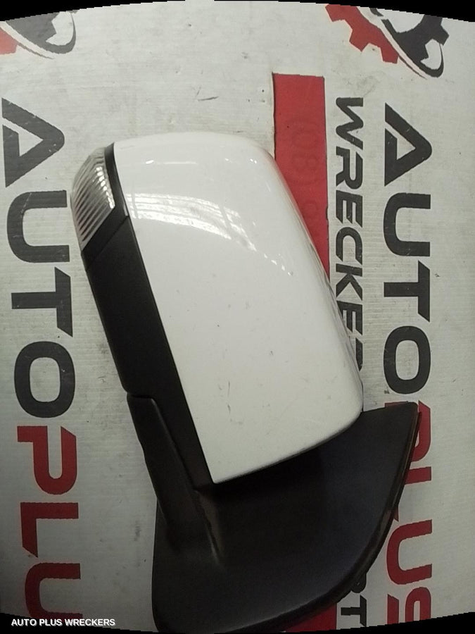 2014 Holden Colorado Right Door Mirror