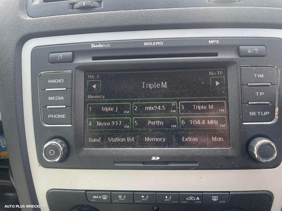 2010 Skoda Octavia Left Front Door