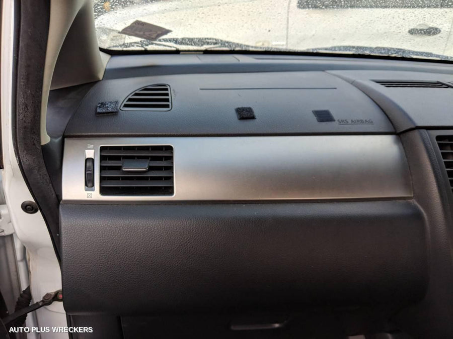 2007 Nissan Tiida Right Headlamp