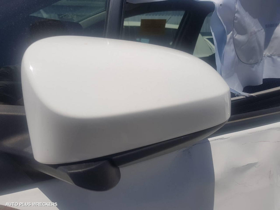 2013 Toyota Yaris Sunvisor