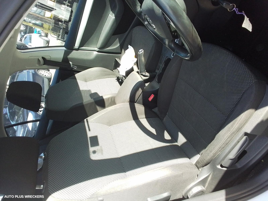 2014 Skoda Octavia Right Headlamp