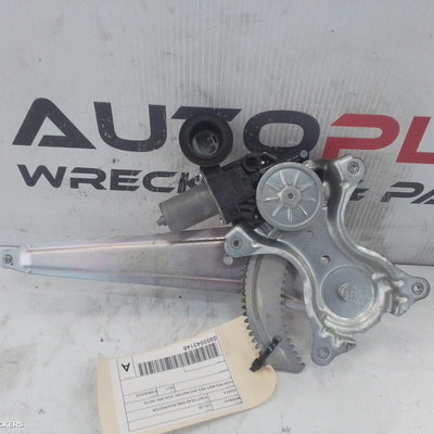 2017 Toyota Hilux Right Rear Wnd Reg Motor