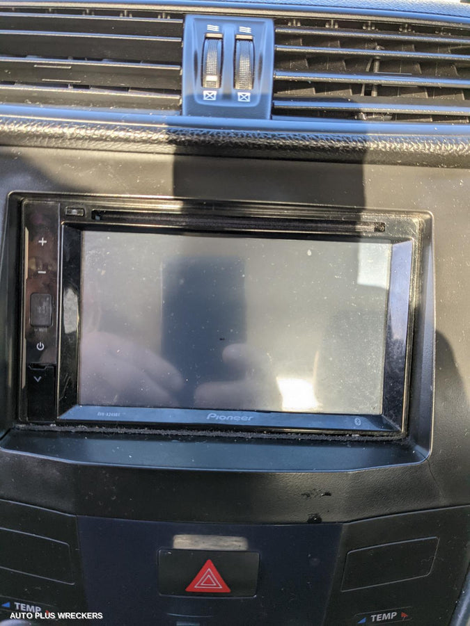 2010 Suzuki Kizashi Left Taillight