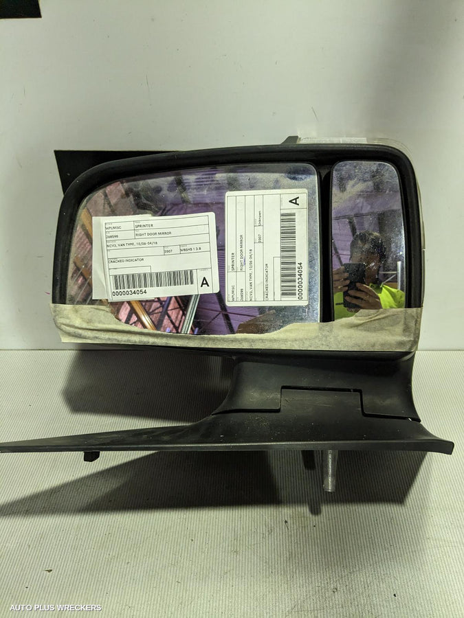 2007 Mercedes Sprinter Right Door Mirror