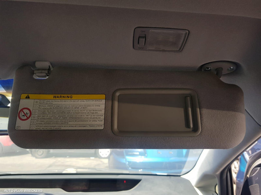 2004 Toyota Prius Left Front Door Window