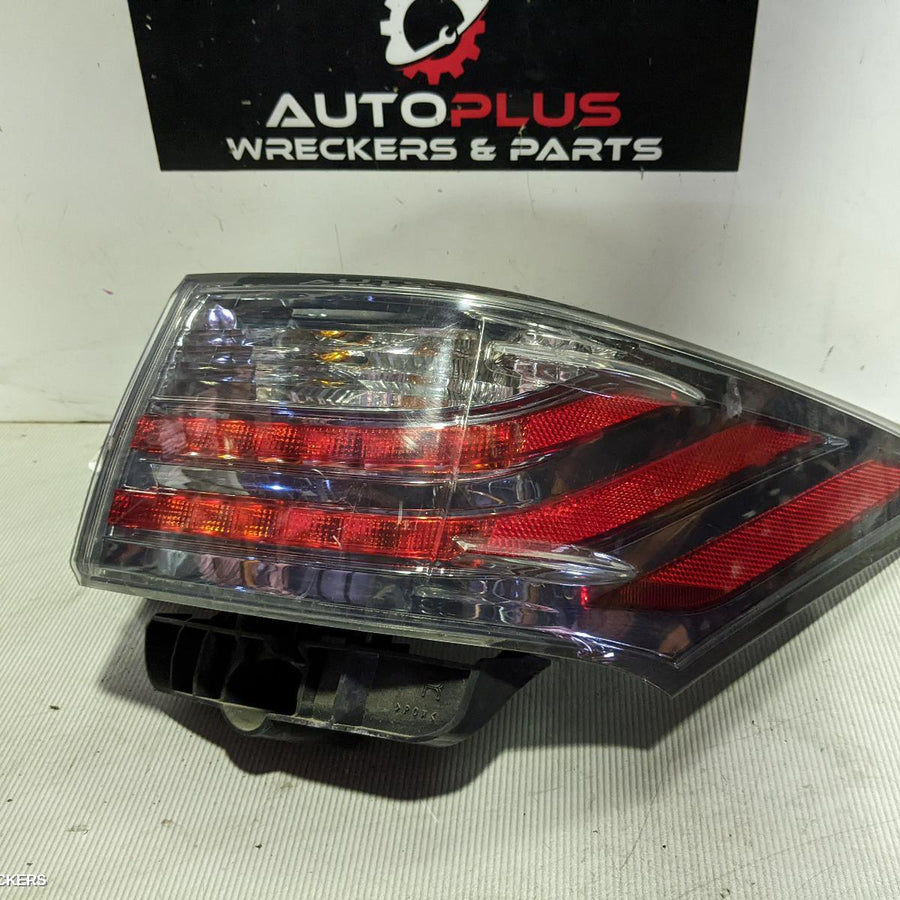 2010-2017 Lexus Ct200h Right Taillight