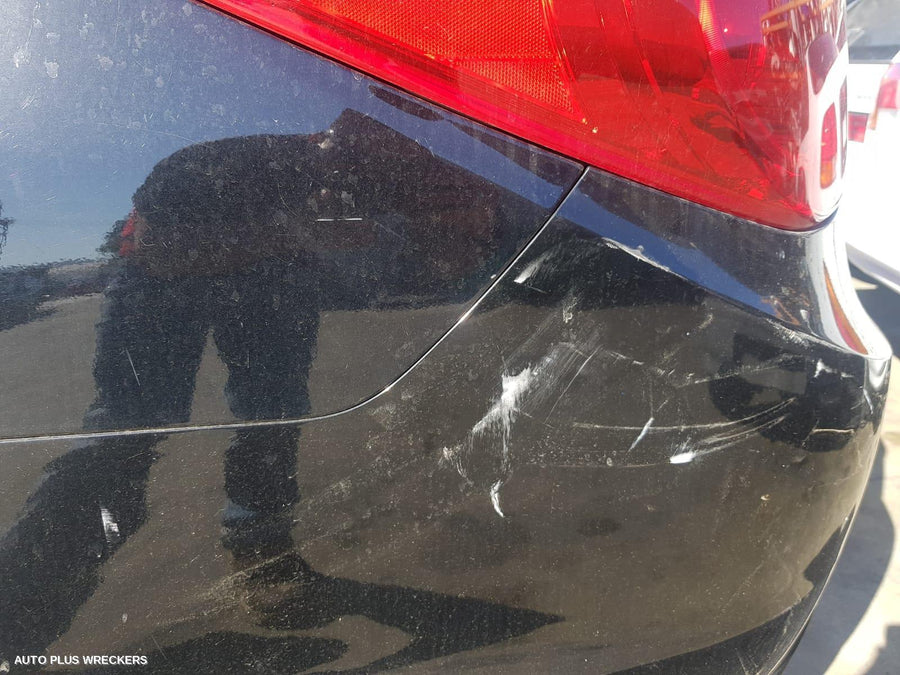 2010 Hyundai I45 Right Rear Door Window