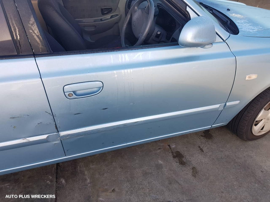 2003-2006 Hyundai Accent Left Taillight