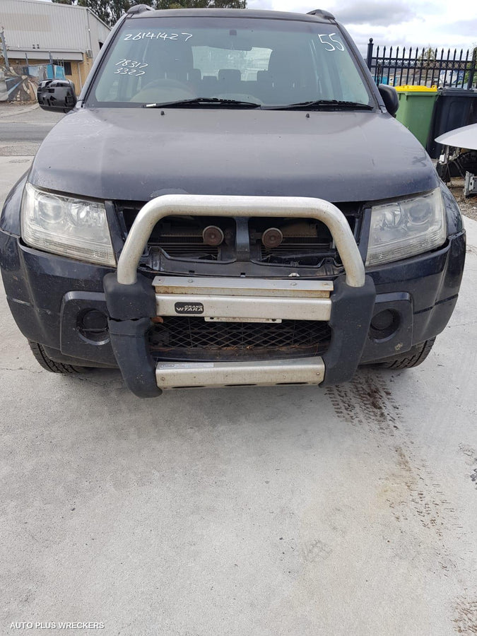 2006 Suzuki Vitara Right Front Door