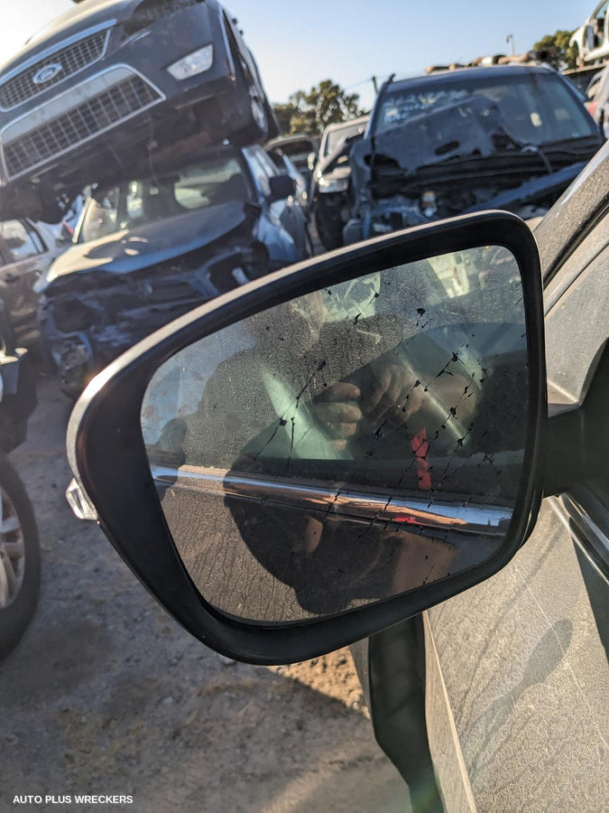 2017 Nissan Qashqai Parcel Shelf