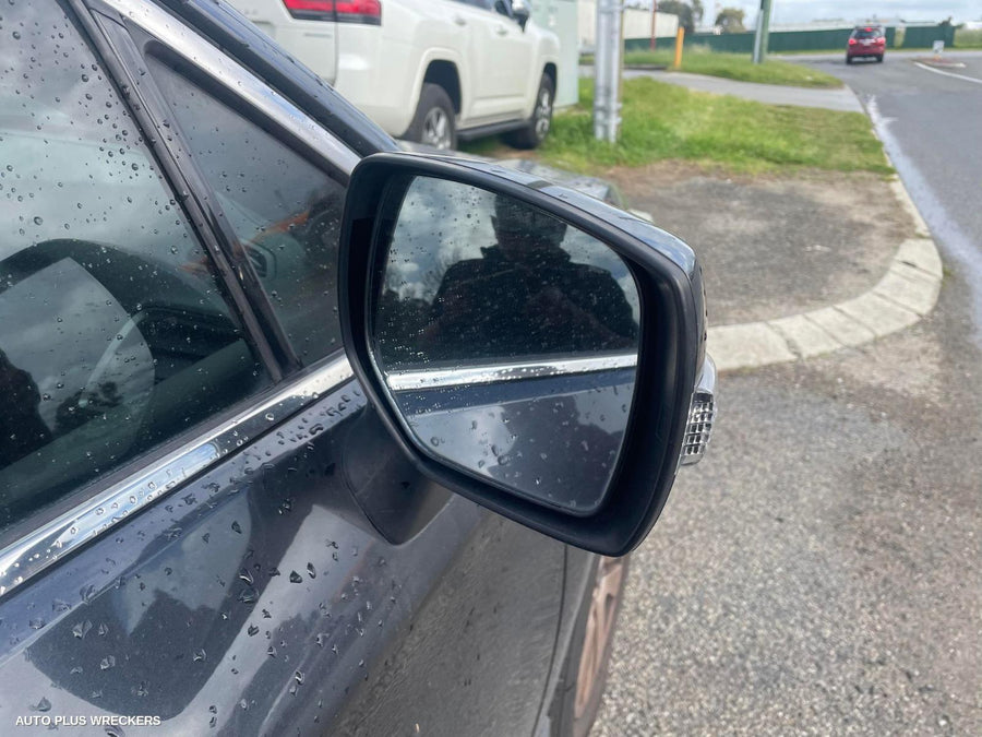 2015 Subaru Outback Left Front Door