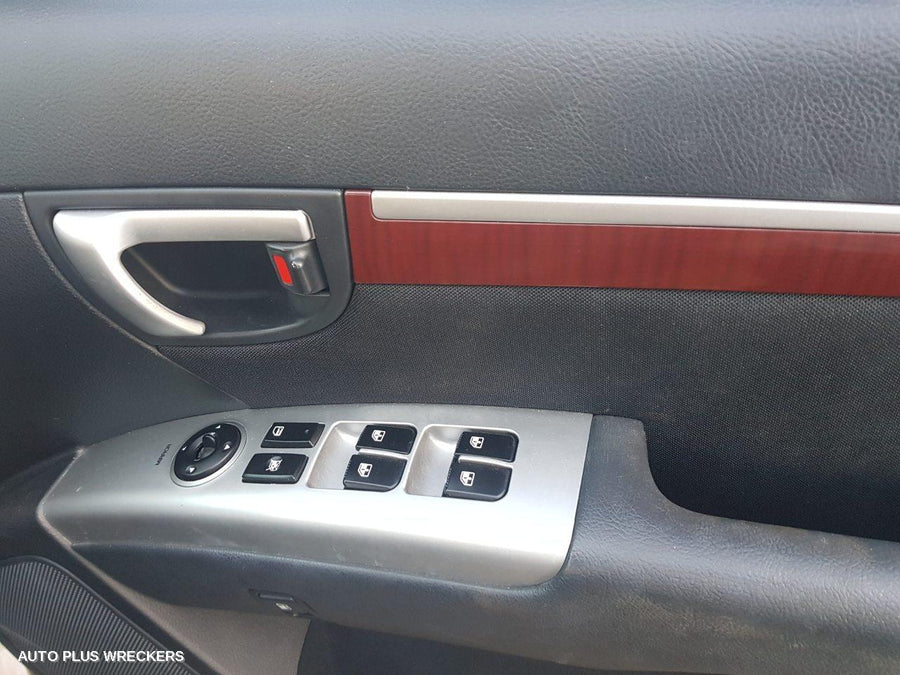 2006 Hyundai Santa Fe Rear Garnish