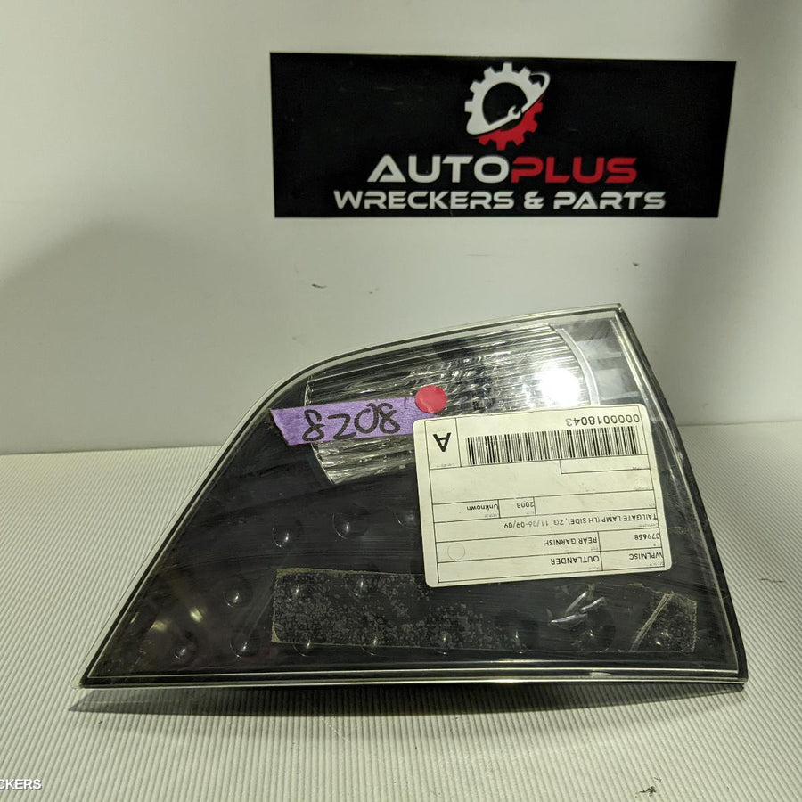 2008 Mitsubishi Outlander Rear Garnish