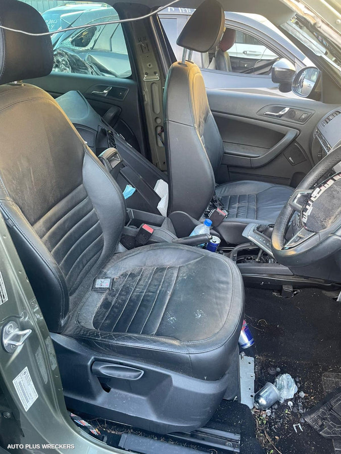 2016 Skoda Yeti Left Front Door