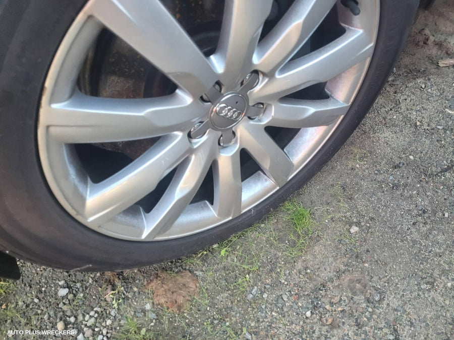 2010 Audi Q5 Left Front Door