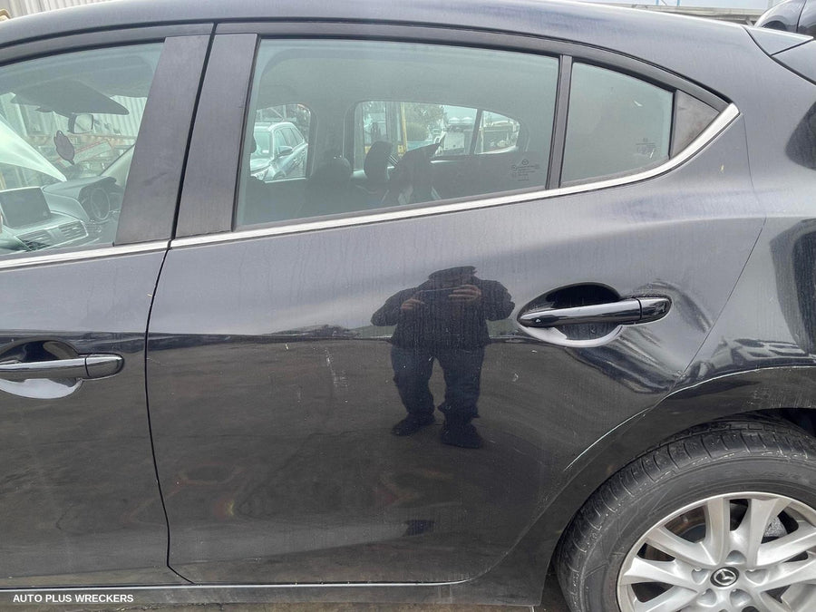 2014 Mazda 3 Left Front Door