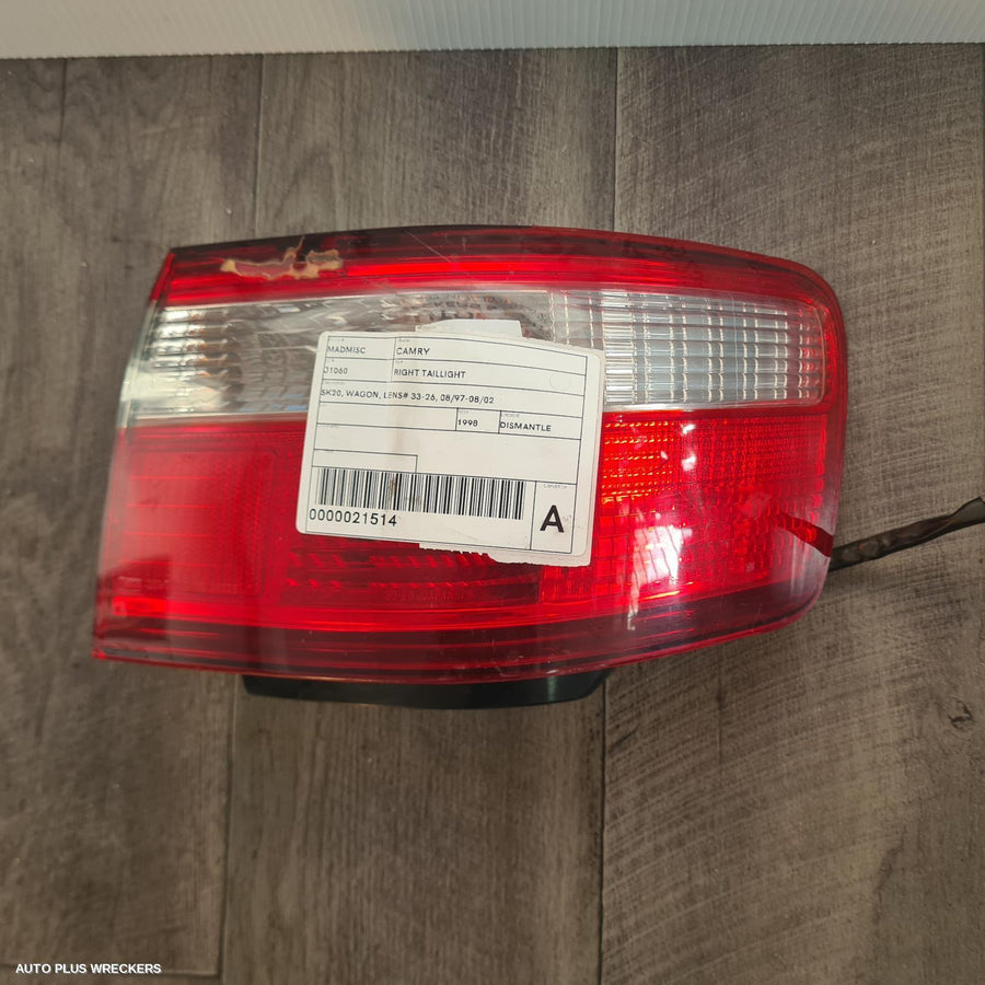 1997-2002 Toyota Camry Right Taillight