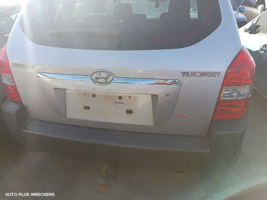 2004-2010 Hyundai Tucson Left Guard