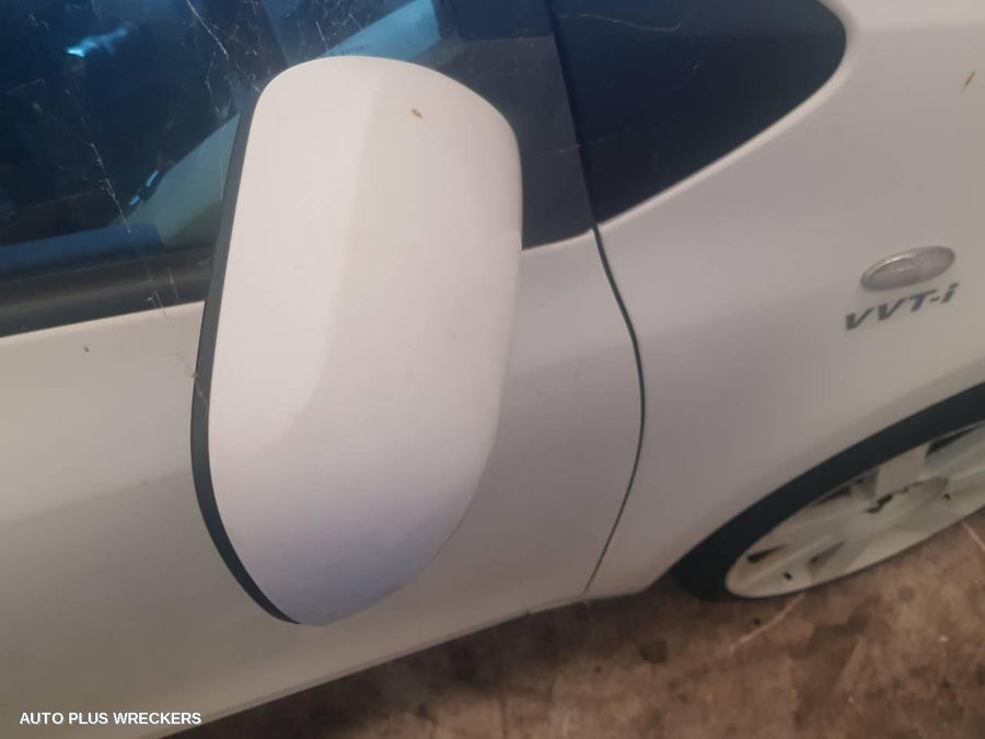 2007 Toyota Yaris Sunvisor