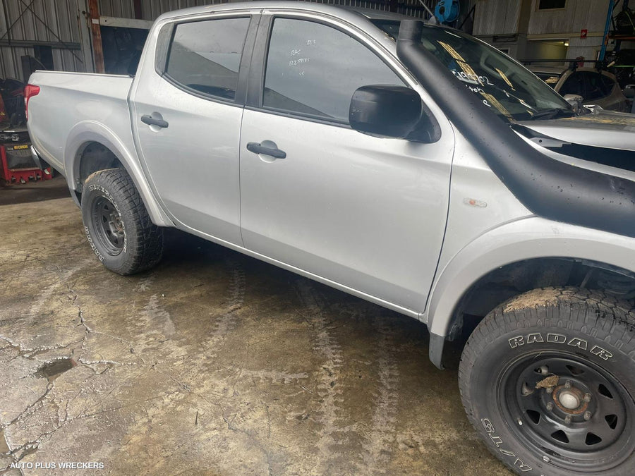 2018 Mitsubishi Triton Right Front Strut