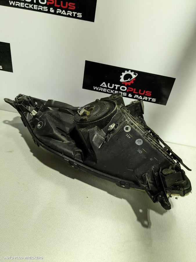 2004 Toyota Prius Right Headlamp