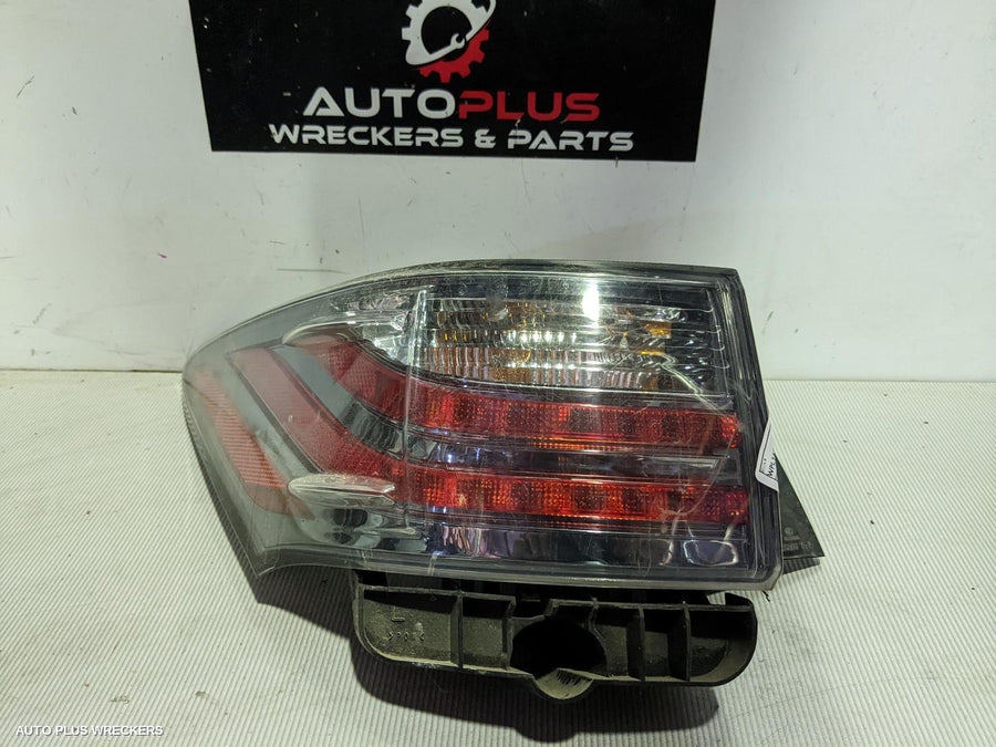 2014 Lexus Ct200h Left Taillight