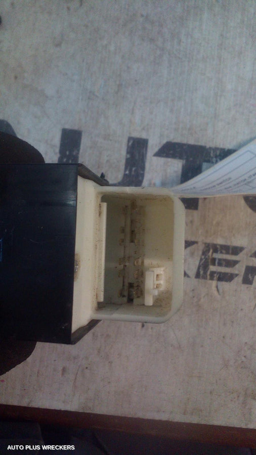 2015-2018 Toyota Corolla Pwr Dr Wind Switch
