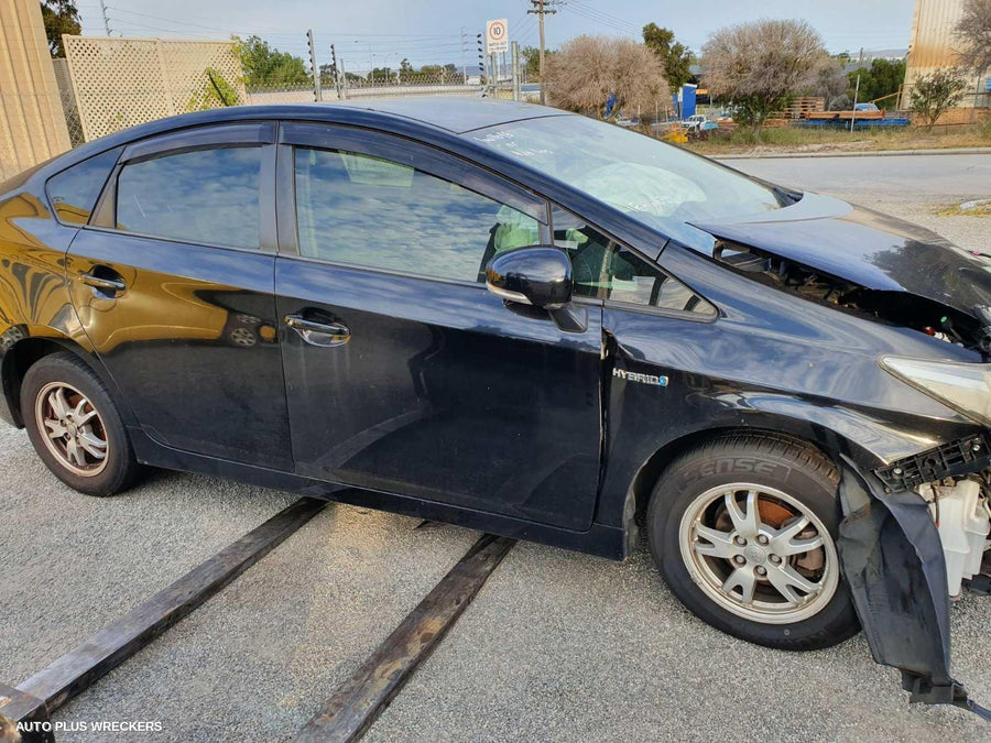2009-2012 Toyota Prius Left Door Mirror